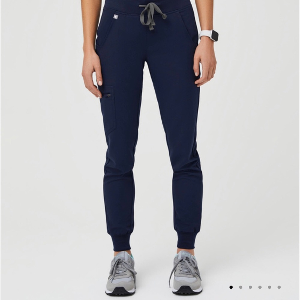 Figs Women’s Zamora High Waisted Jogger Scrub Pants, Navy, Petite Large